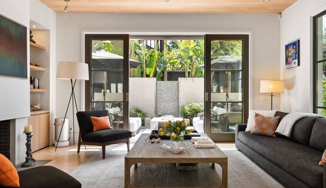 Modern Architectural Oasis in Menlo Park