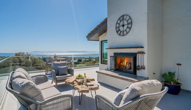 Modern, Coastal Elegance With Stunning Views!