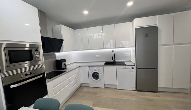 Modern Duplex Apartment - 2’ to the Beach! (Huelin area, genuine local Malaga!)