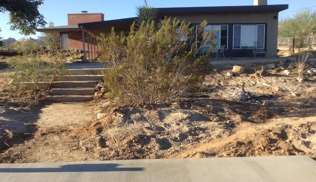 Modern Guest House - Vintage Records, Hot Tub, 4+ Acres, Wifi, EV Charger, Views