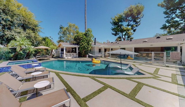 Modern Hi Tech Luxury Home