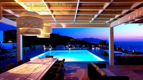 Modern house with pool for 12 guests in Lindos
