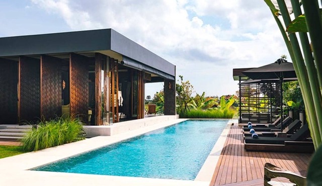 Modern Oasis by the Sea – Bali Villa 1032