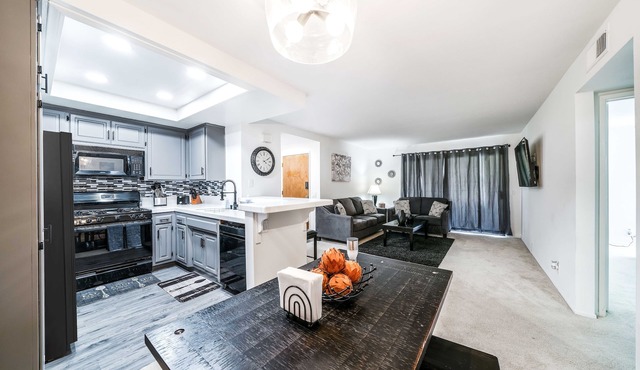 Modern OC Condo | Mins to Laguna Beach | Pool-Spa