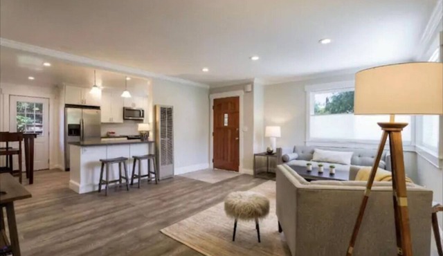 Modern Private Home W/Pool Near Downtown MV!