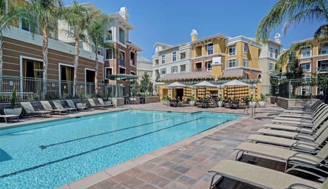 Modern Verdant 2BR with Resort Amenities