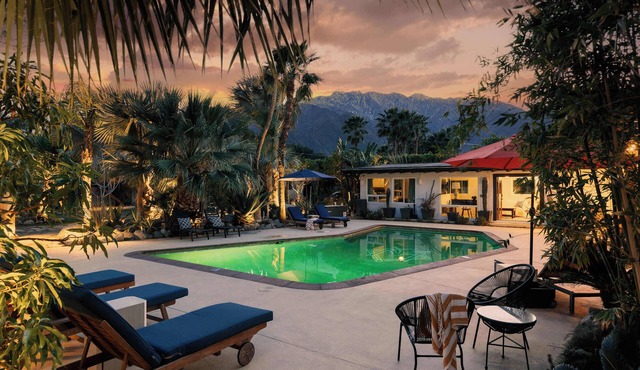 Monkey Manor - Pool, Sauna, Mtn Views, Lush Garden