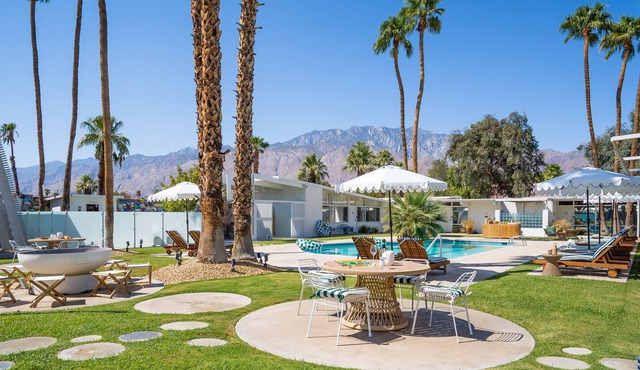 Monkey Tree Hotel 15 by Avantstay Stylish Hotel in Palm Springs w/ Communal Pool!