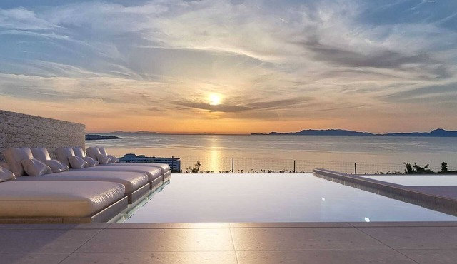 Monte Smith Villa Aether