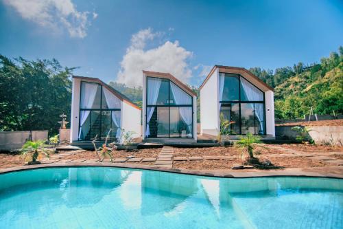 Moon Batur Cabin