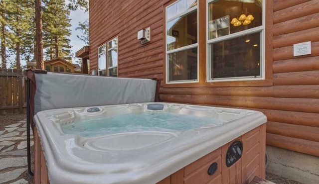 Mount Rose Cabin - Three Bedroom Chalet, Sleeps 6