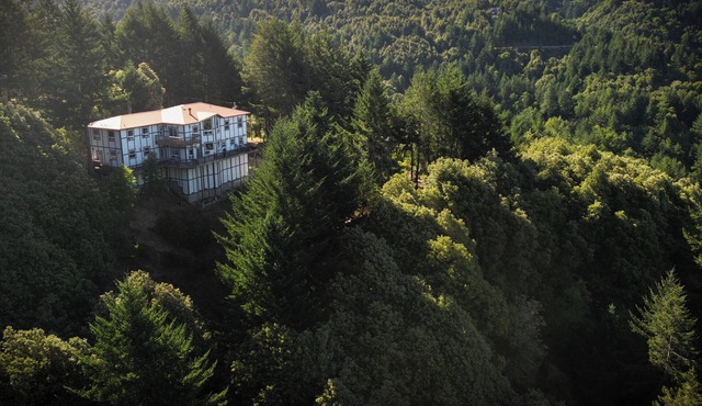 Mountain Azure Shelter Cove - Lost Coast Ocean View, Sleeps 16, Retreats