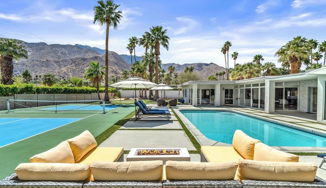 Mountain View Oasis – Designer Oasis with Pickleball, Pool, Bocce Ball, Golf & Views