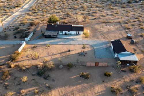 Navigate Stays Presents Mystic Sky Desert Ranch