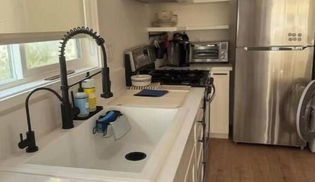 NEW Cozy Studio City Guesthouse in Prime Location