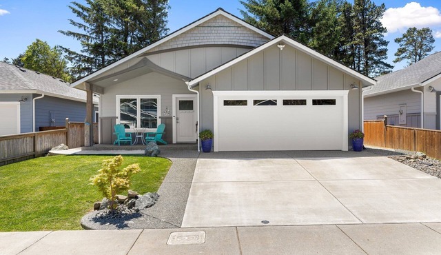 New home in a Quiet Cul-De-Sac near Ocean and State Park