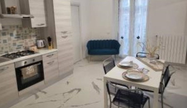 New Life 8.15 Holiday Home White