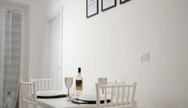 New Life 8.15 Holiday Home Black