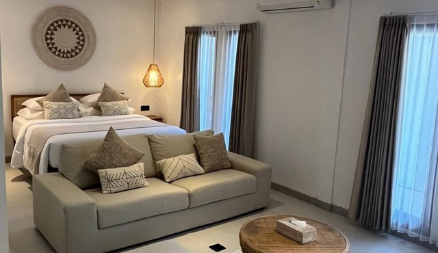 New peaceful 4 master bdrm suites villa, Legian