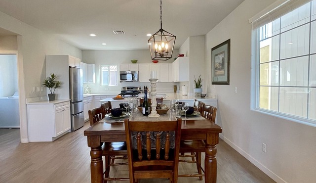 Newly Built Luxury Townhome - Tons of Natural Light