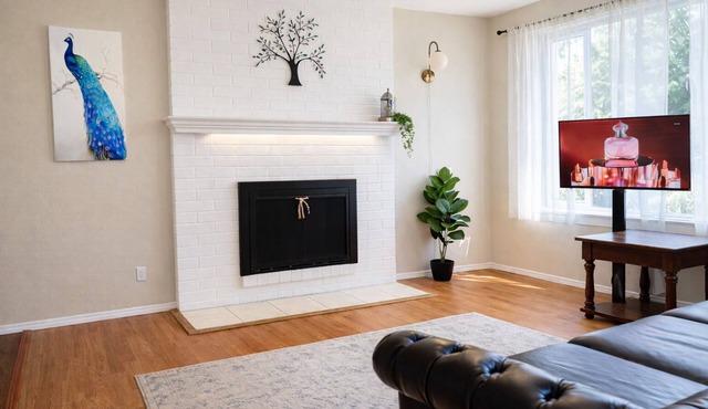 Nice & Cute 4B2B Retreat with 2TV. Private Backyard in Bothell