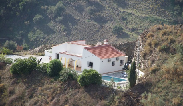 Nice Holiday Villa with Beautiful Views