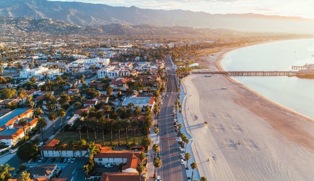Ocean Breeze Studios Downtown Santa Barbara perfect for a getaway