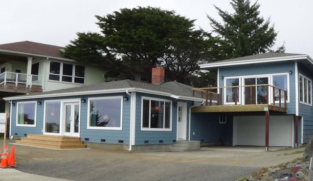 Ocean Front-Pebble Beach Drive-Spectacular View! 2BR/2BA +Add-on, Crescent City