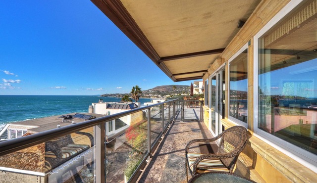 Ocean views steps to the water prime Laguna Beach 8 Villa Roma