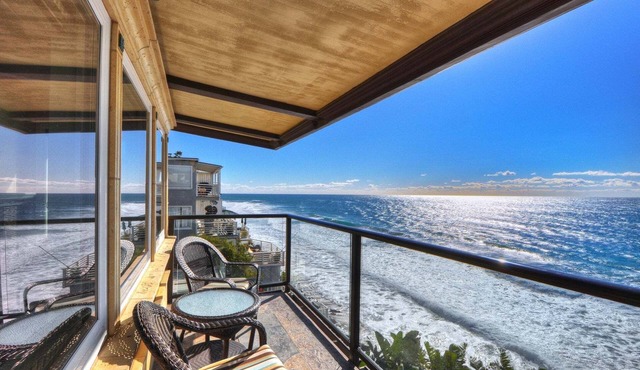 Ocean views steps to the water prime Laguna Beach 8 Villa Roma