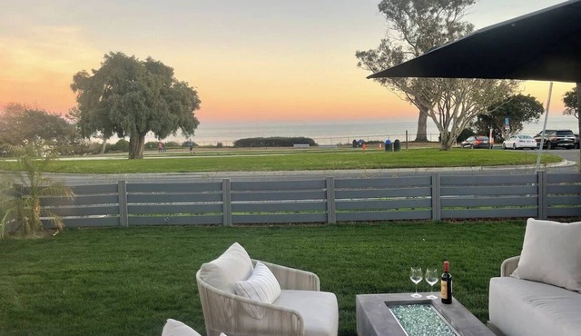Oceanfront Luxury, Beach Access, Clear Views, Spa, Steam Shower, Enclosed Yards.