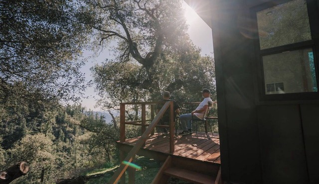 Off-Grid Tiny Home: Pacific Views & Serenity