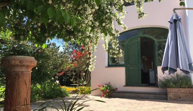 Old family house with garden and access to the sea