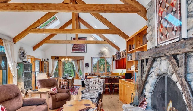 ON CREEK beautiful, lush property huge deck gas fire pit town close dogs ok