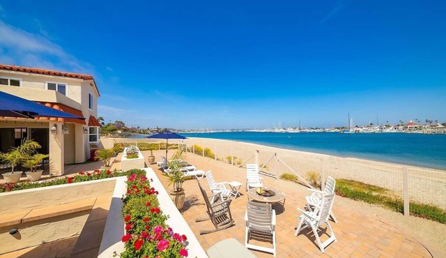 On The Beach Casa- with private bay access.