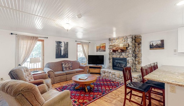 Oso Lodge Unit B