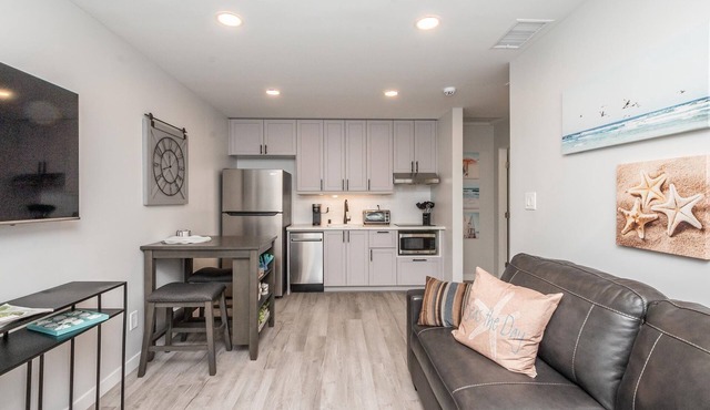 Outstanding Location - Come Relax and Stay at the Beach