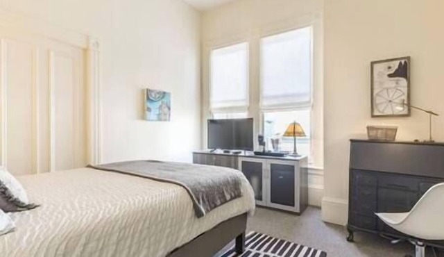 Pacific Heights Victorian Bedroom & Bathroom