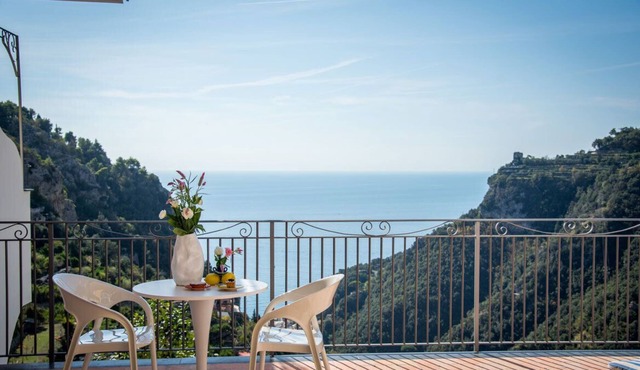 Palazzo San Giovanni Resort, 10 charming apartments on the Amalfi Coast