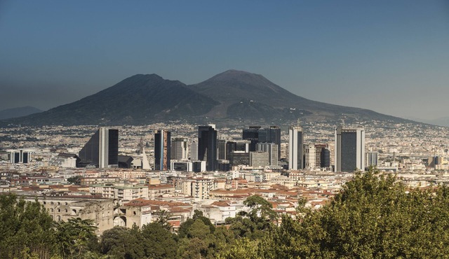 Panoramic apartment with large roof terrace in Naples, view of harbor, Vesuvius