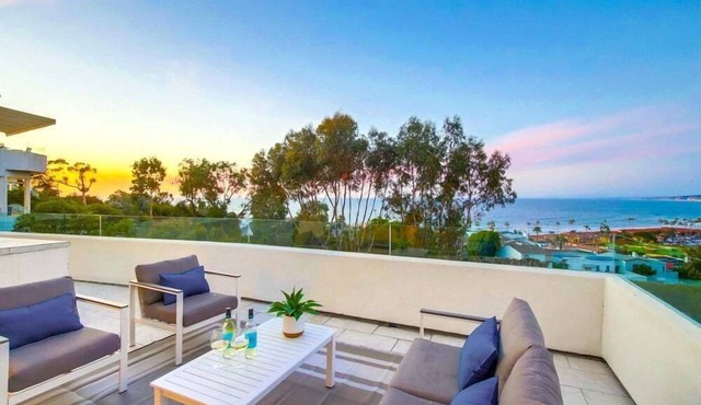 Panoramic View Estate * 3 Levels * 4 Outdoor Spaces