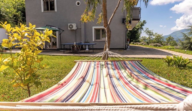 Panoramic villa surrounded by greenery, 4 rooms: private bathroom, air conditioning and TV.