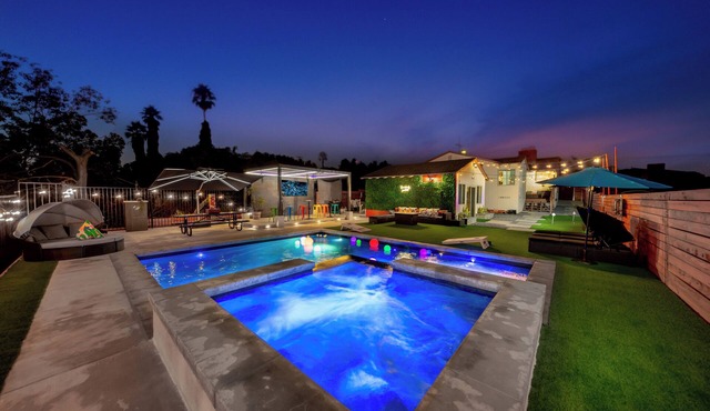 Paradise View: Luxury Pool & Spa Retreat