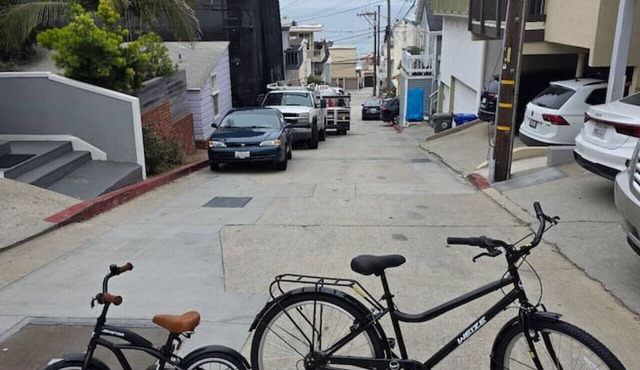 Parking, A/C, W/D, 15min to LAX and Remodeled