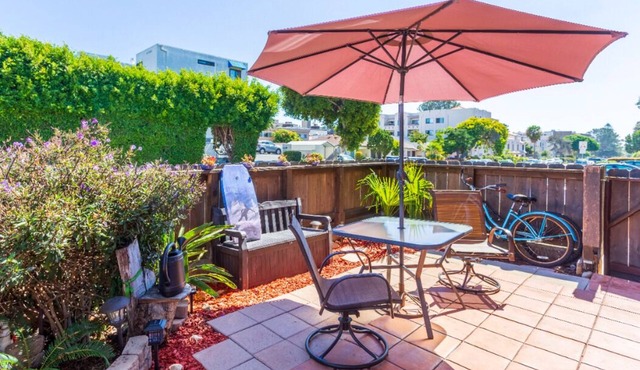 PB Condo only Steps to the Bay with Private Patio!