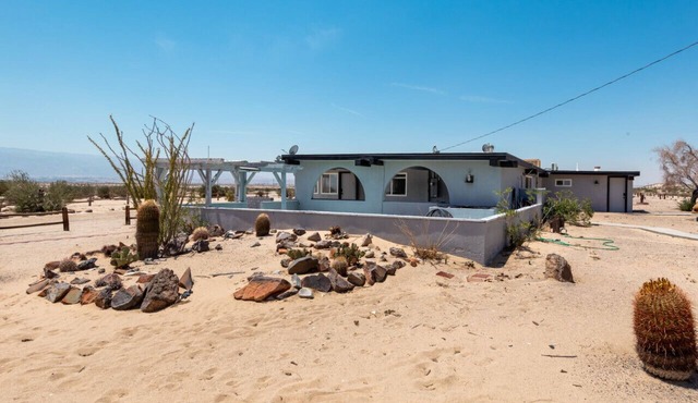 Peaceful Desert Hideaway