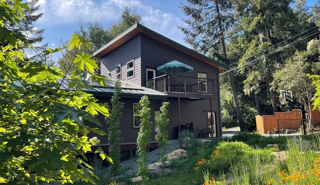 Peaceful Guesthouse on the Smith River