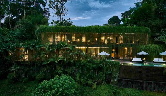 Peaceful river and jungle views, 6 bedrooms, close to beaches.