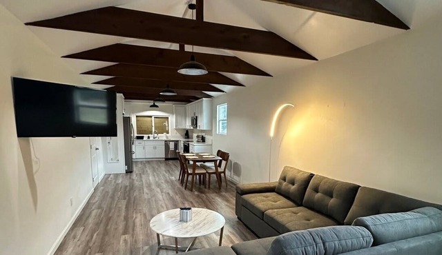 Pet Friendly Apt B. North of San Diego