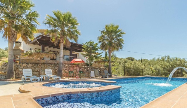 Pet friendly home in Periana